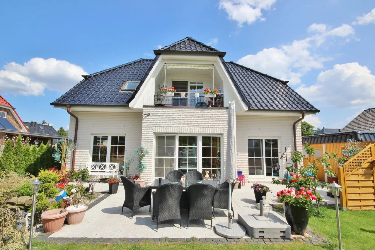 Einfamilienhaus vor dem KI-Homestaging